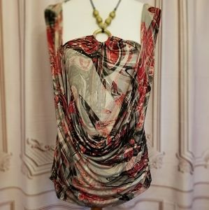 Sleeveless top w/gold necklace 10